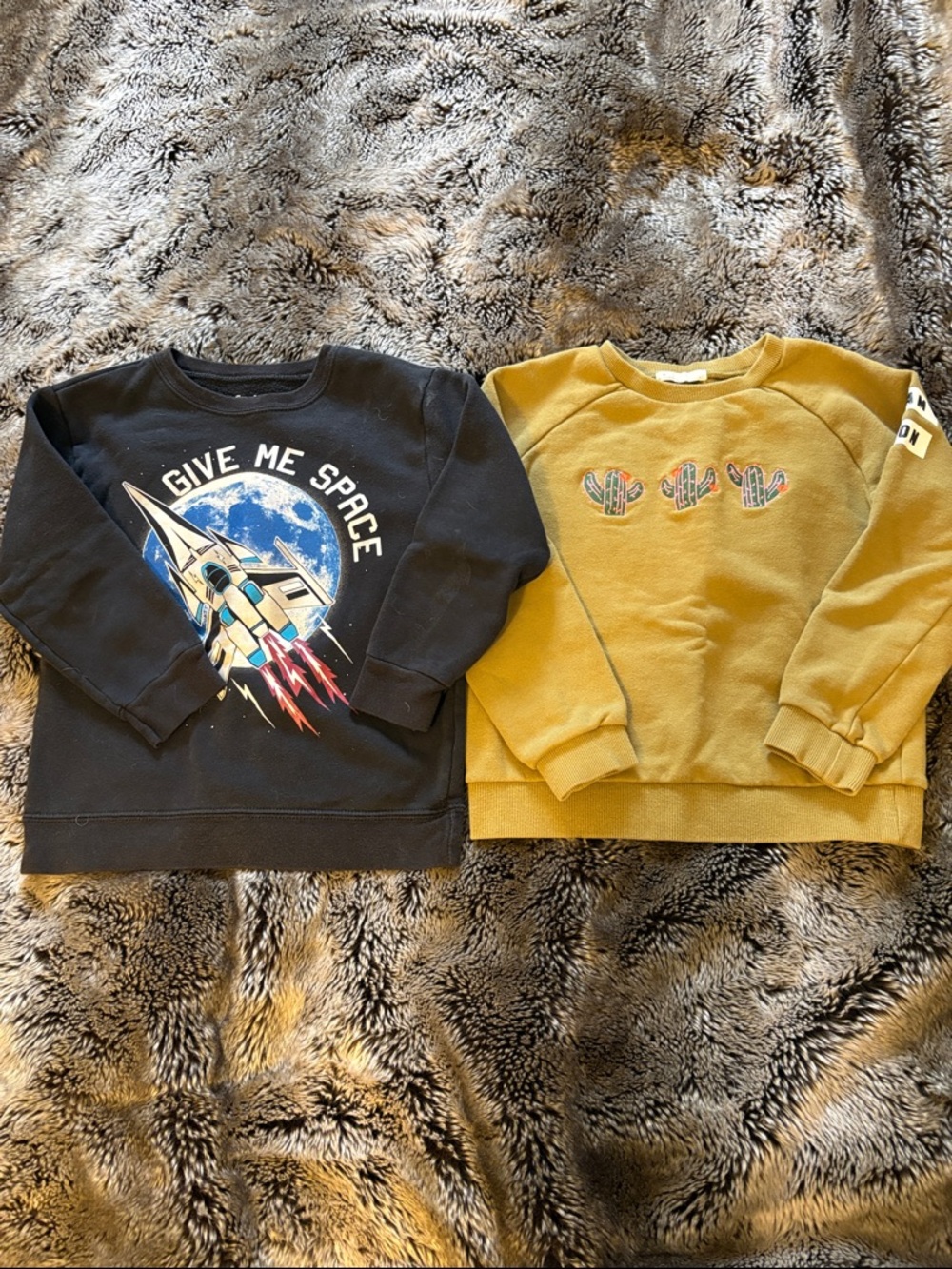 Bundle of 5T sweatshirts